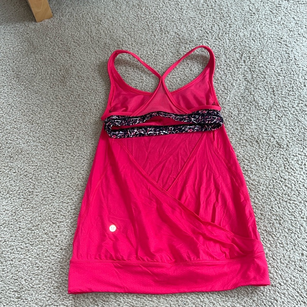 Lululemon top
